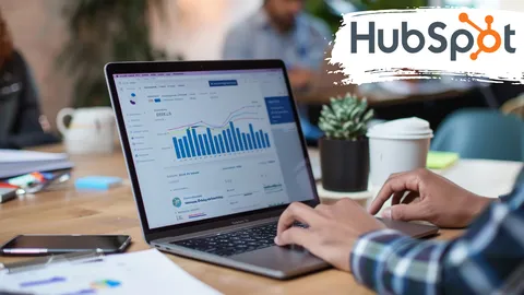 HubSpot CRM'in n8n ile diğer satış ve pazarlama araçlarına bağlandığını temsil eden görsel